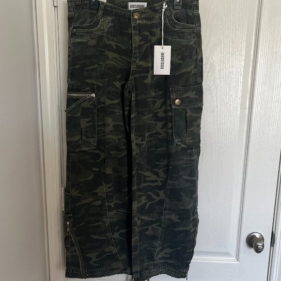 NWT Disclosure Rare Baggy Cargo Pants with Barrell/Wide Led Style Sz 13/31 - Picture 1 of 9